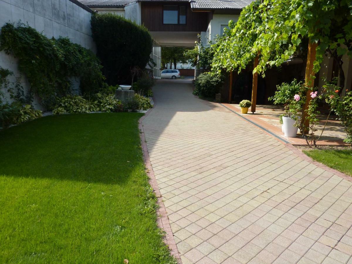 Hotel Zistler'S Blaufraenkischhof Deutschkreutz Exterior foto